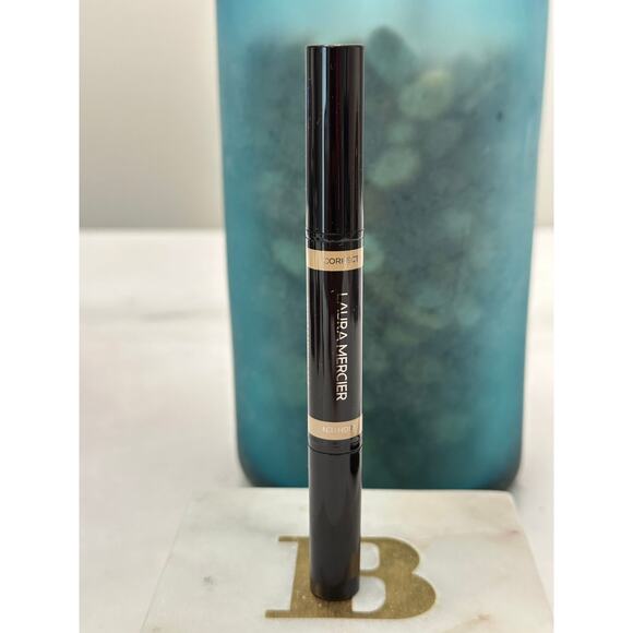 Laura Mercier NIB Secret Camouflage Brighten & Correct Duo Concealer 0.5N - Picture 1 of 4